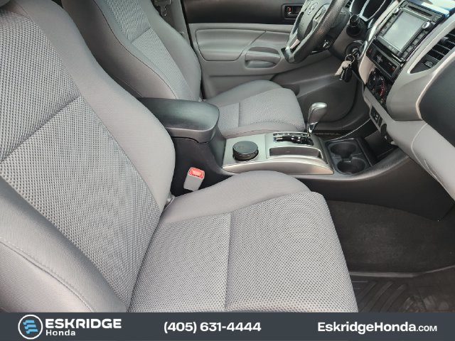 Used 2015 Toyota Tacoma 4x4 Access Cab V6 w/ TRD Off-Road Package image 15