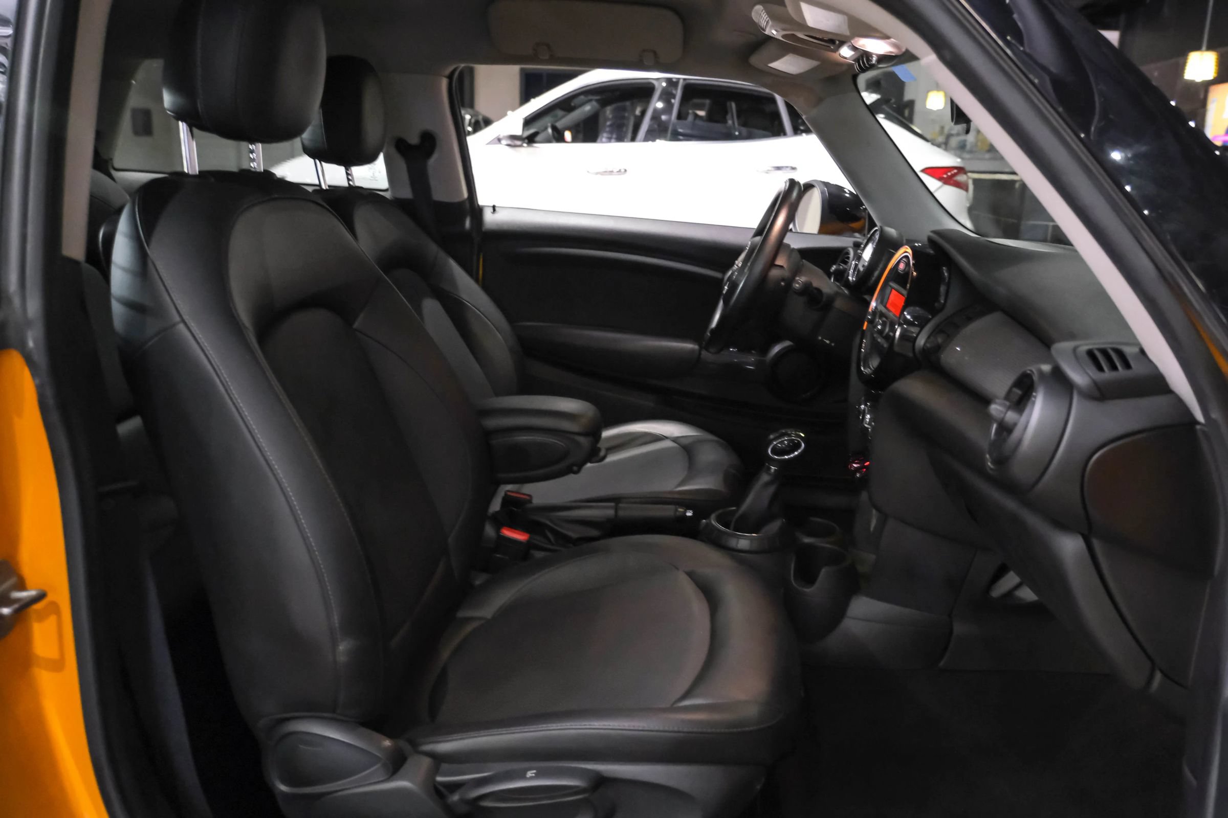 Used 2014 MINI Cooper 2-Door Hardtop FWD image 29
