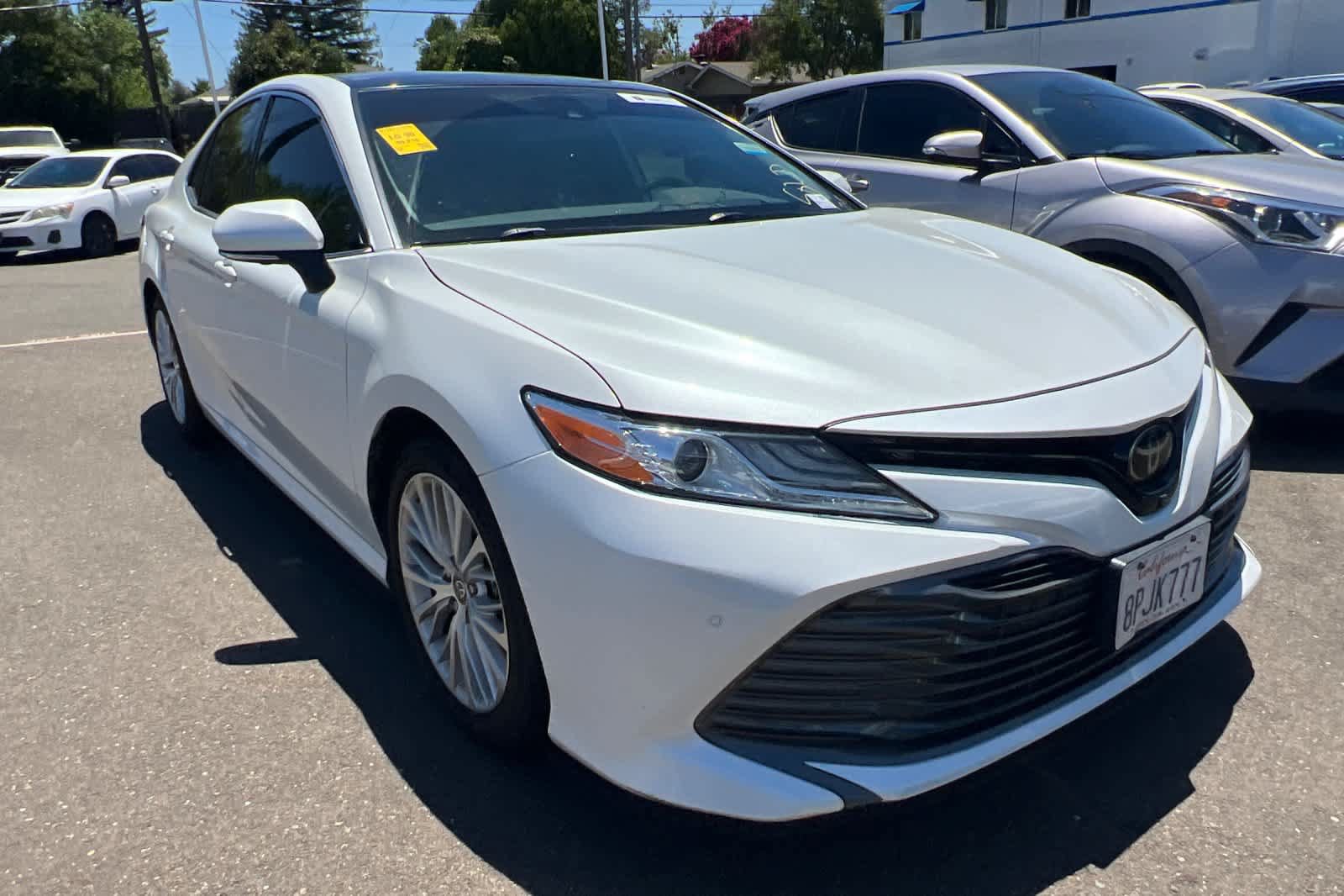 Used 2020 Toyota Camry XLE w/ Driver Assist Package FWD image 3