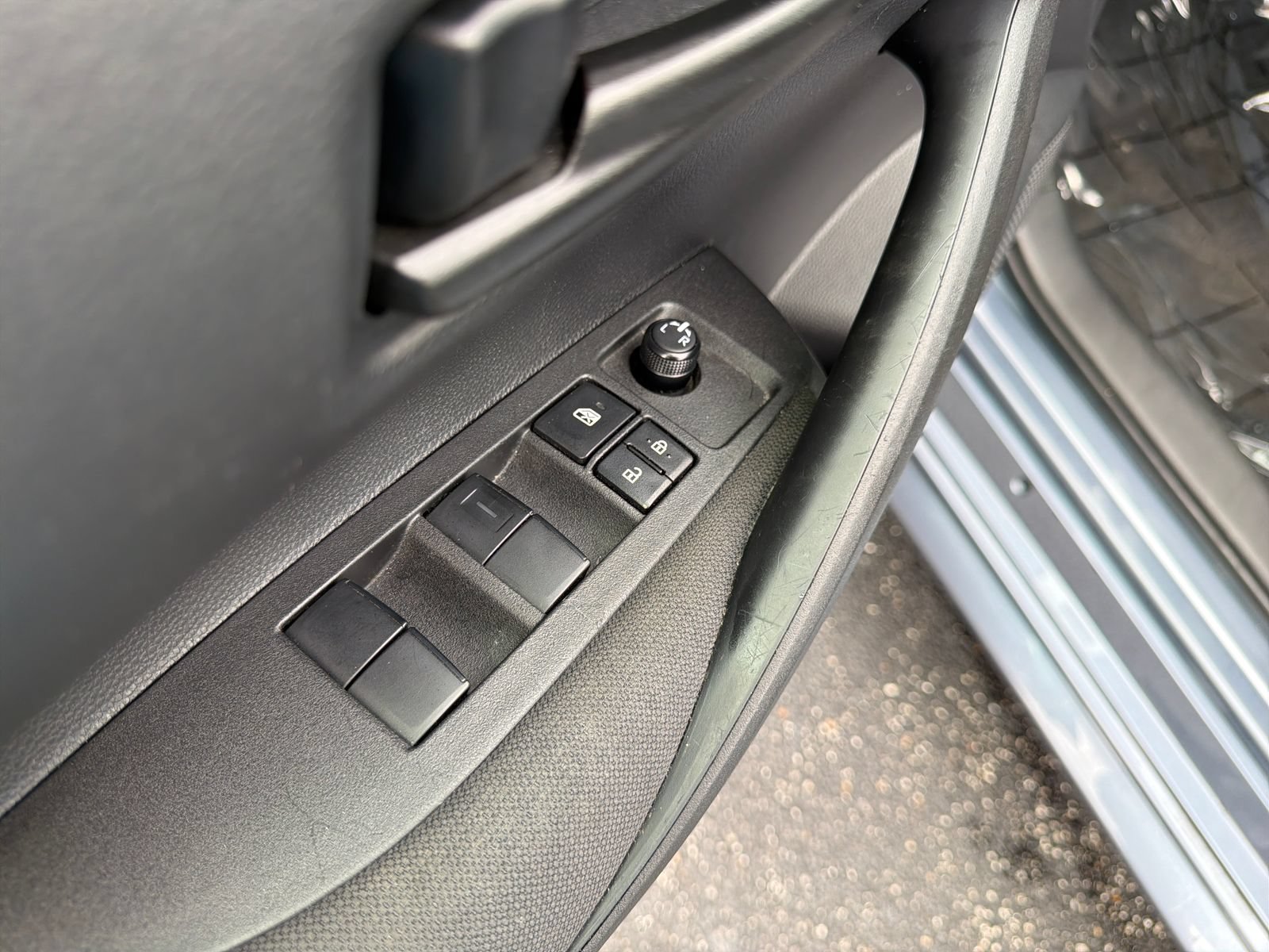 Used 2025 Toyota Corolla LE FWD image 23