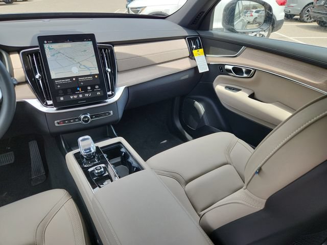 New 2026 Volvo XC90 B5 Plus w/ Protection Package AWD/4WD image 12