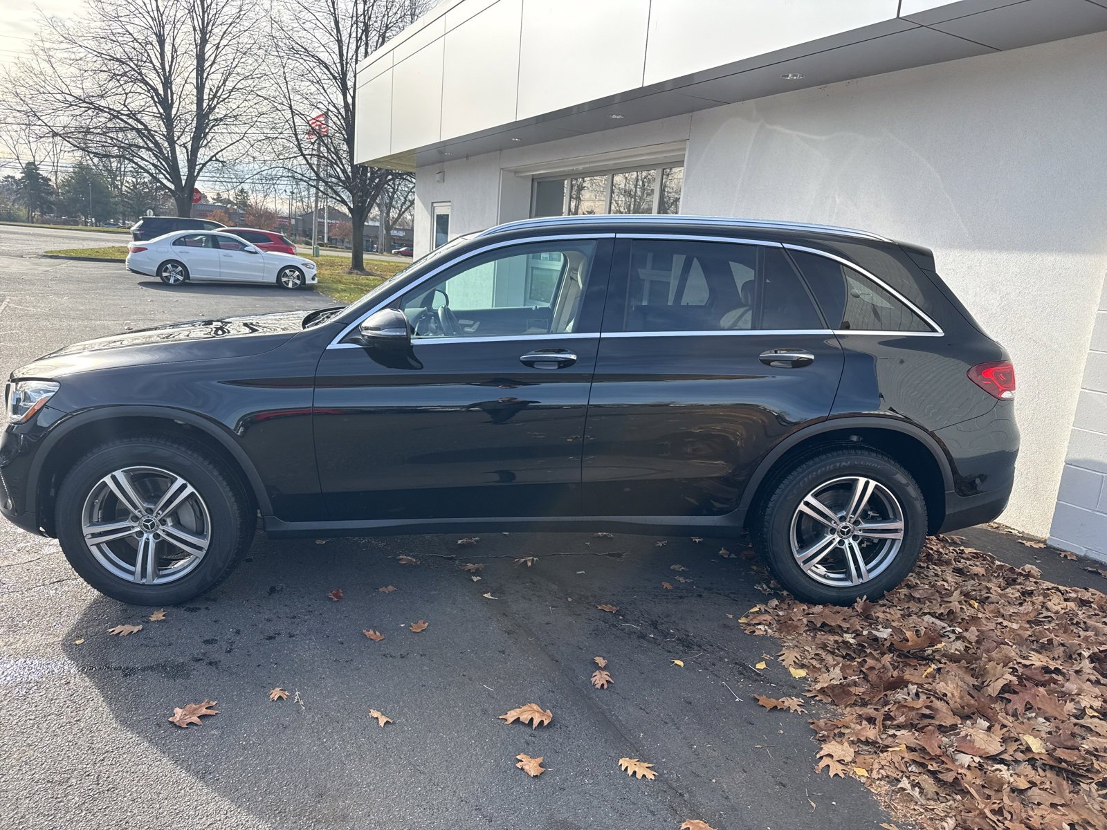 Certified 2022 Mercedes-Benz GLC 300 4MATIC image 2
