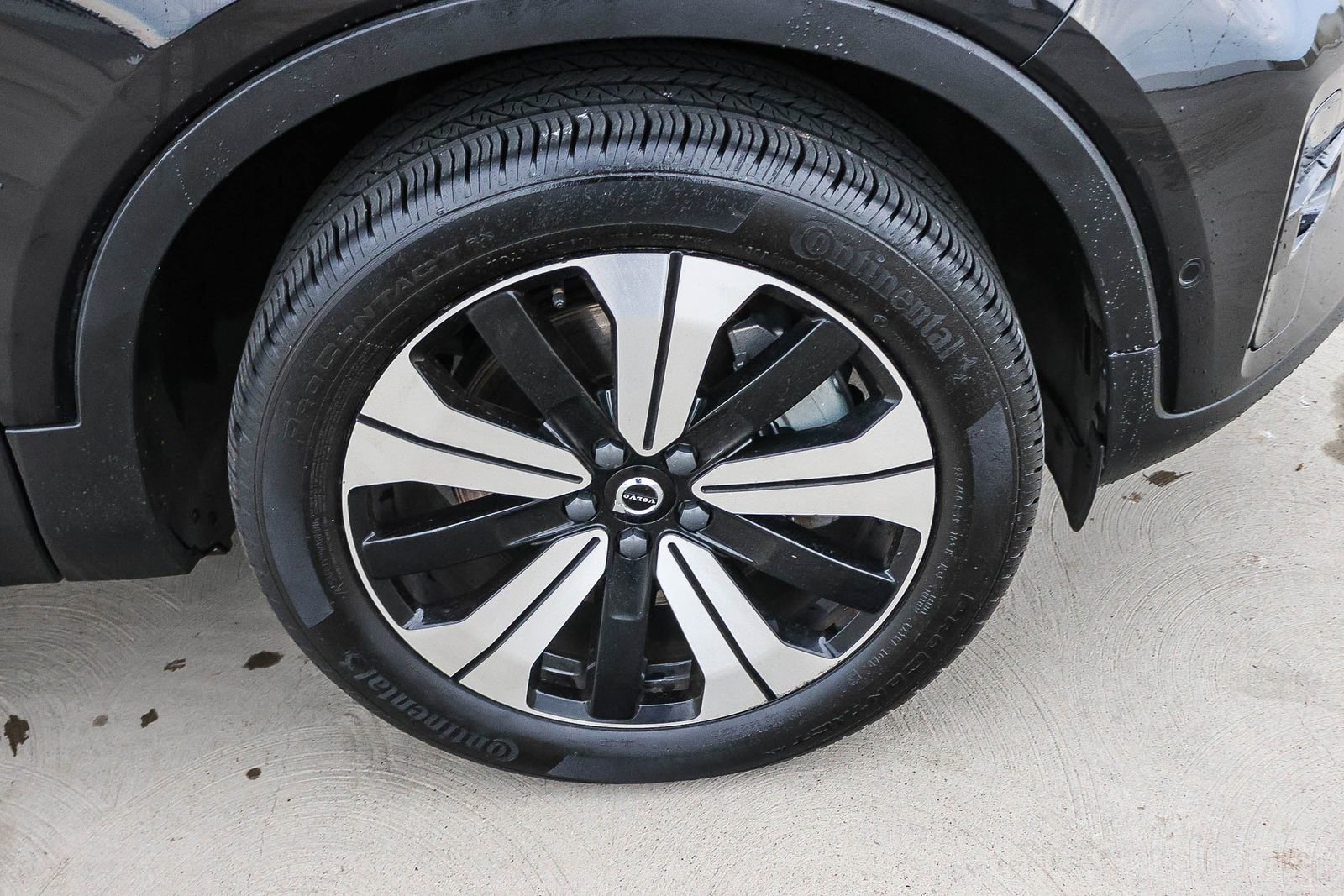 Used 2023 Volvo XC40 Recharge Plus image 16