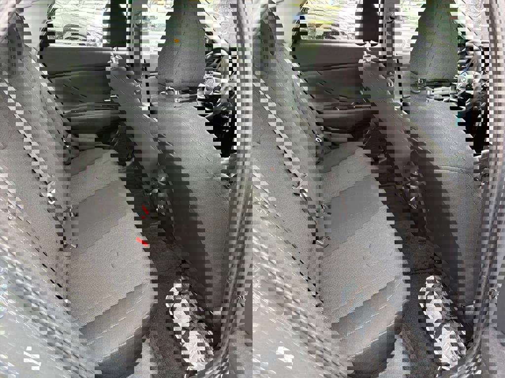 Certified 2025 Hyundai Elantra SE image 16