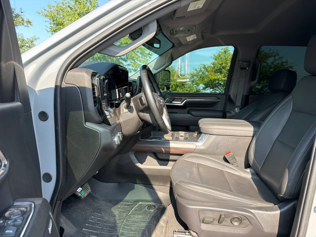 Used 2024 GMC Sierra 2500 SLT w/ SLT Premium Package AWD/4WD image 6