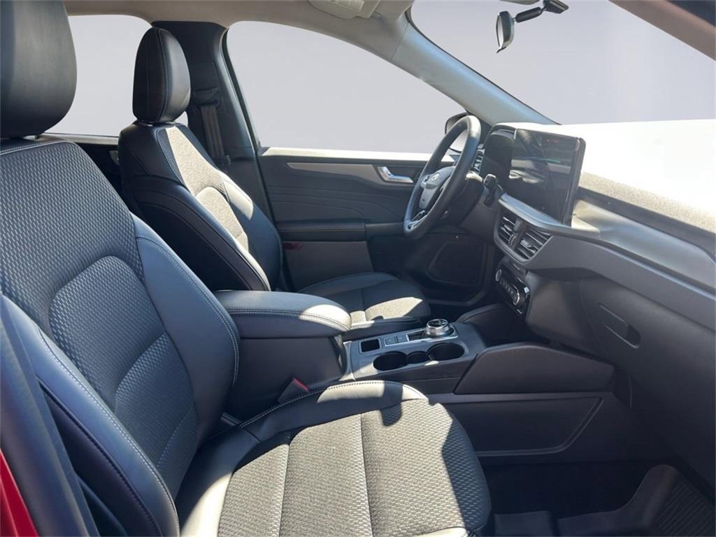 New 2025 Ford Escape SE image 17