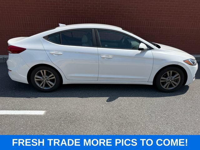 Used 2017 Hyundai Elantra SE FWD video 1