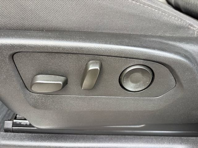 Used 2025 Chevrolet Silverado 1500 LT image 25