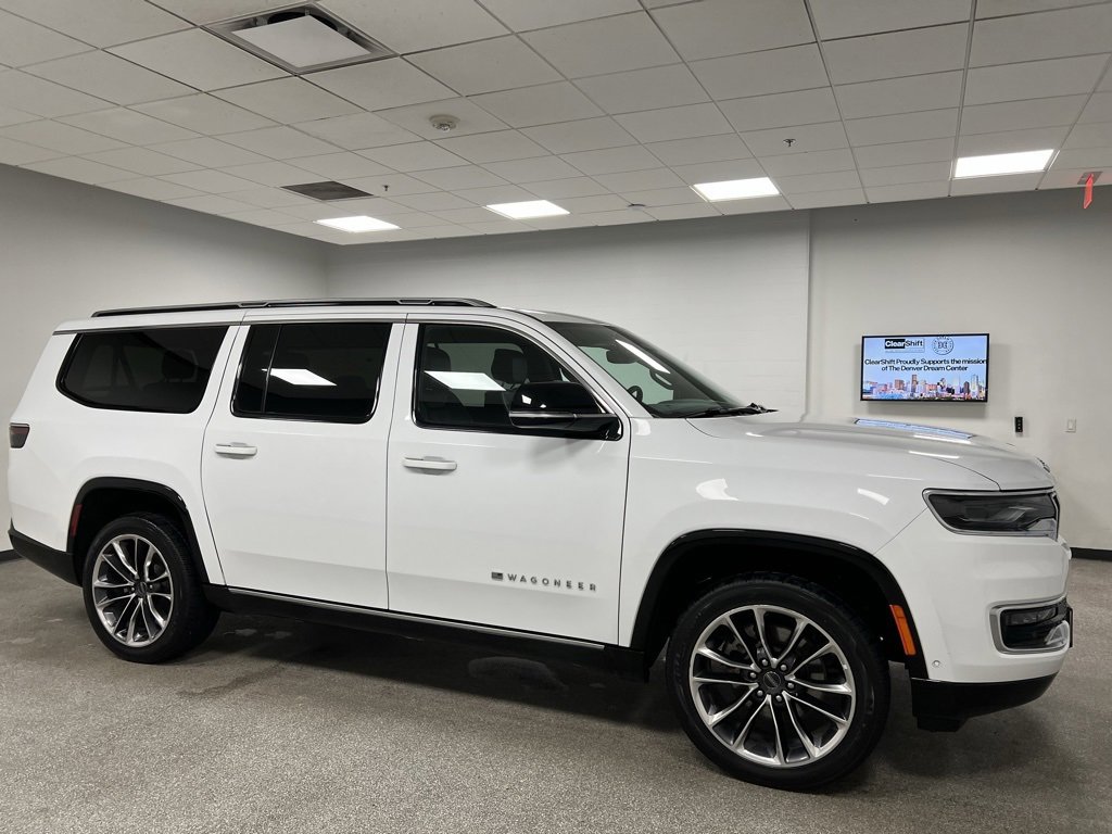 Used 2023 Jeep Wagoneer L Series III w/ Premium Group I image 15