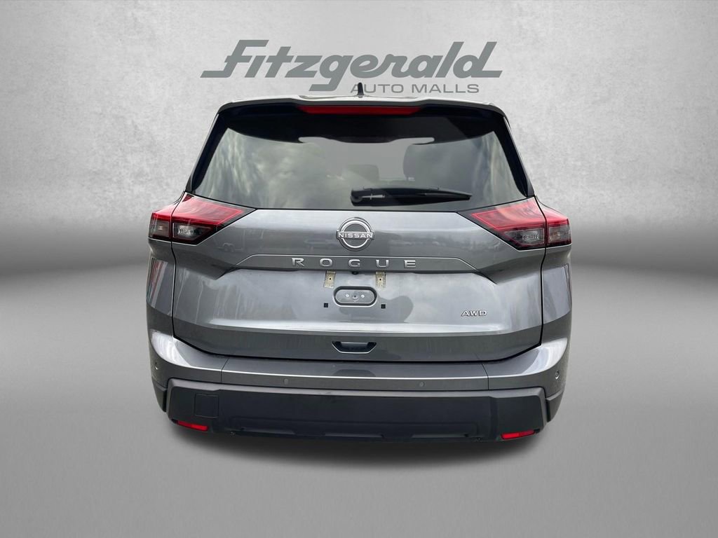 Used 2025 Nissan Rogue S image 6
