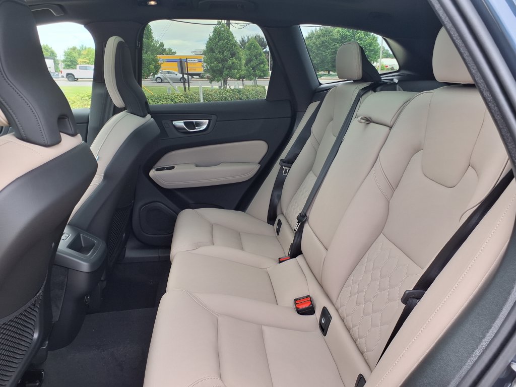 New 2026 Volvo XC60 B5 Plus w/ Protection Package Premier AWD/4WD image 15