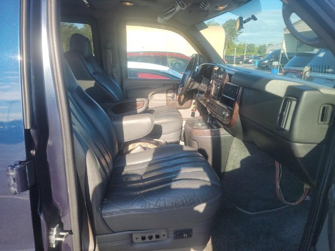 Used 2012 Chevrolet Express 1500 AWD image 12