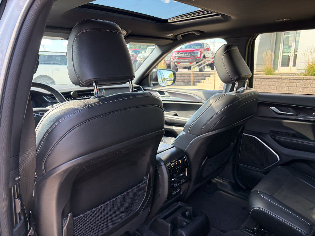 Used 2021 Jeep Grand Cherokee L Laredo AWD/4WD image 13