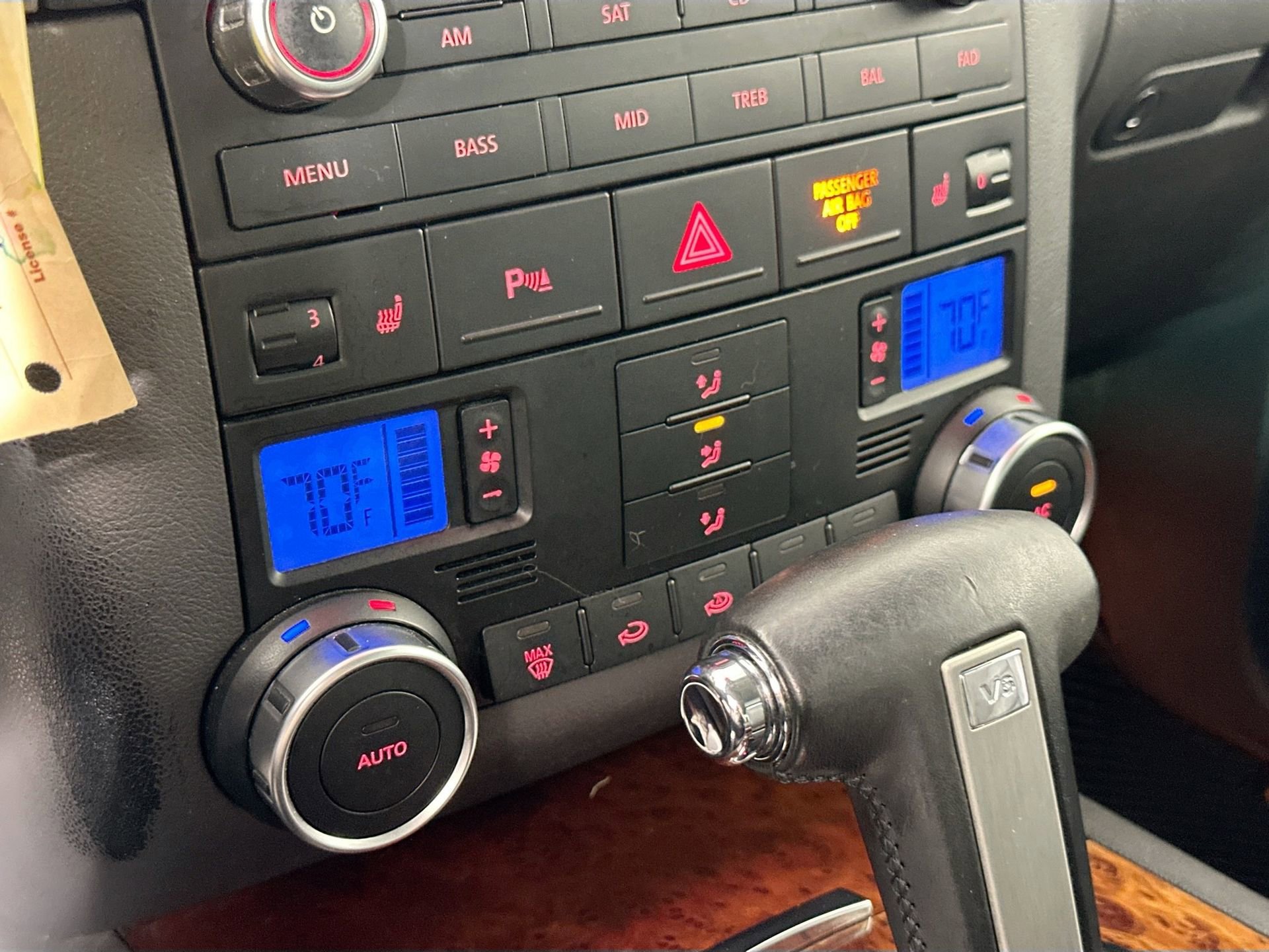 Used 2010 Volkswagen Touareg VR6 image 13