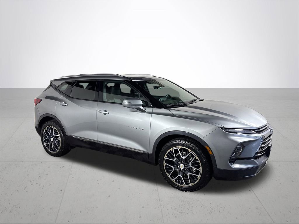 Used 2023 Chevrolet Blazer Premier w/ Driver Confidence II Package AWD/4WD image 4