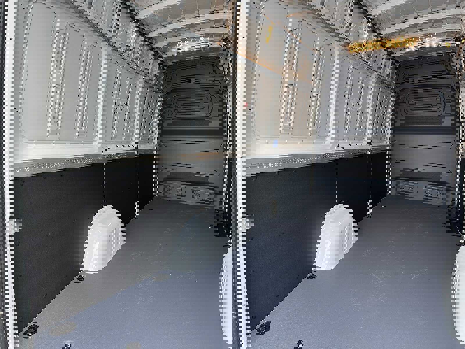 Used 2024 Mercedes-Benz Sprinter 2500 image 18