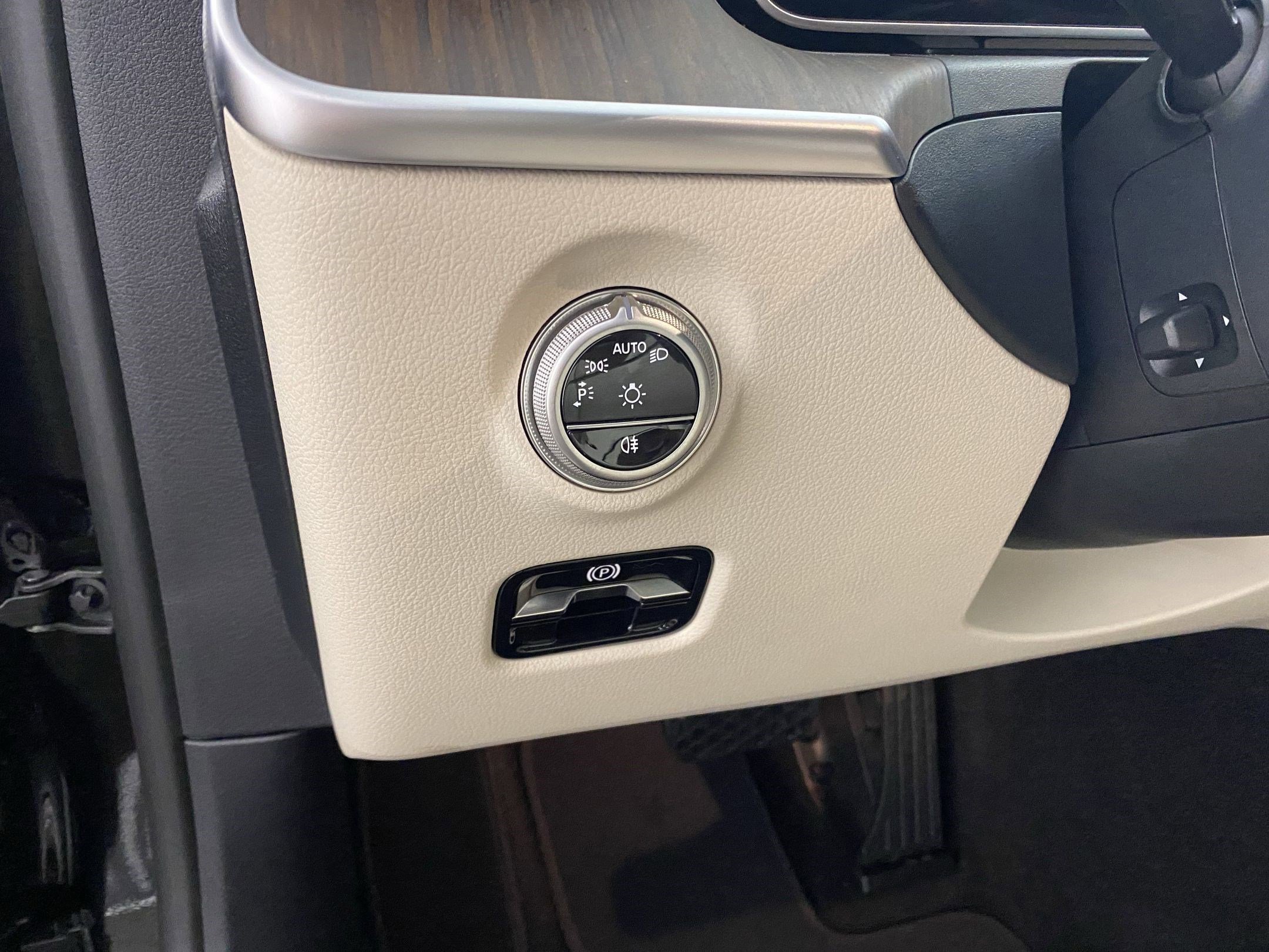 Used 2025 Mercedes-Benz C 300 C 300 image 18