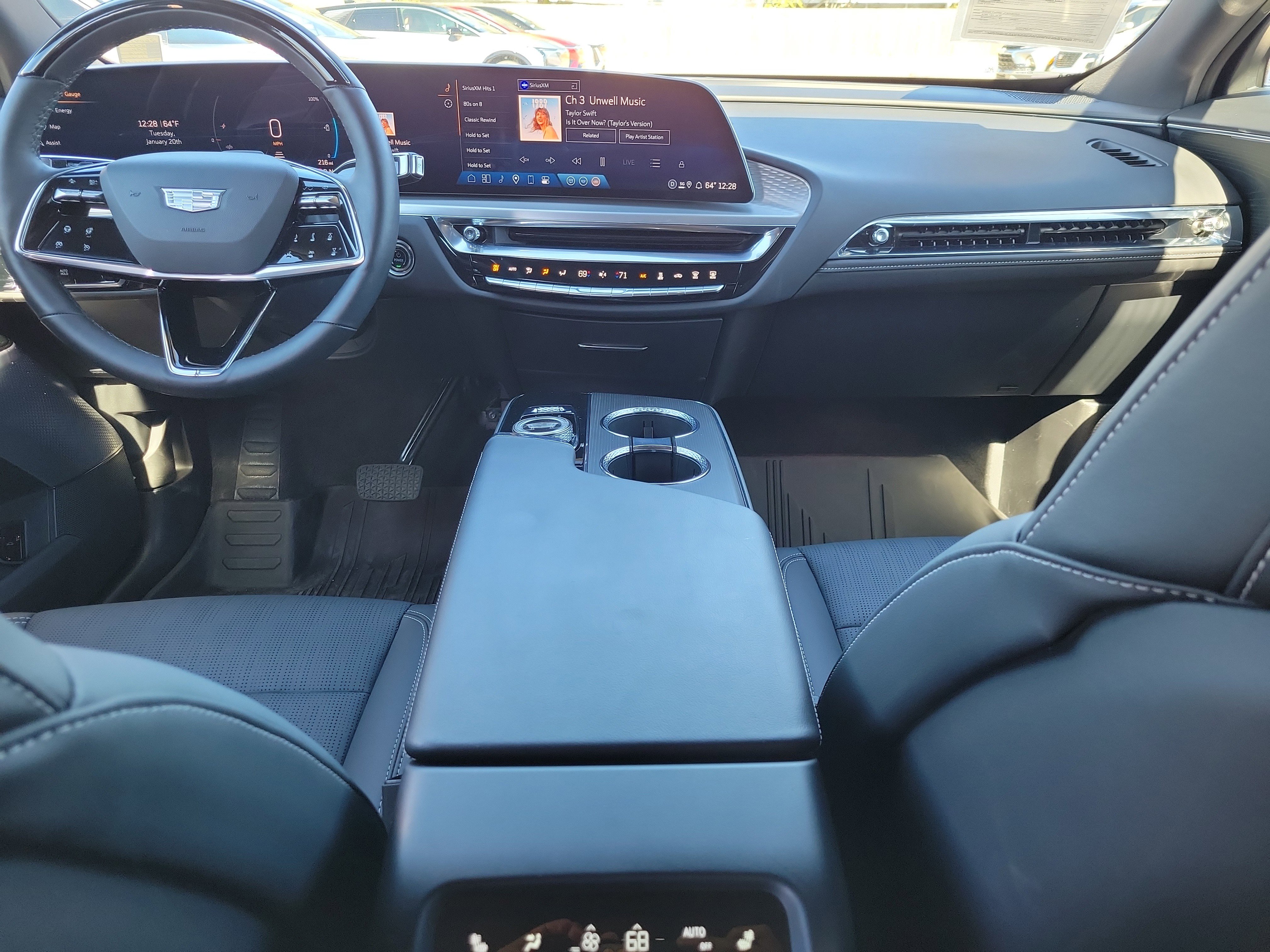 Used 2024 Cadillac Lyriq Luxury w/ LPO, Floor Liner Package image 14