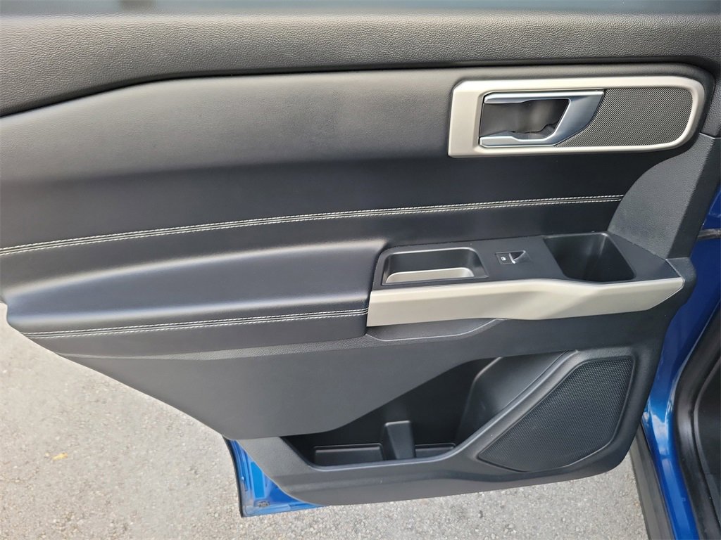 Used 2020 Ford Explorer XLT w/ Equipment Group 202A image 11