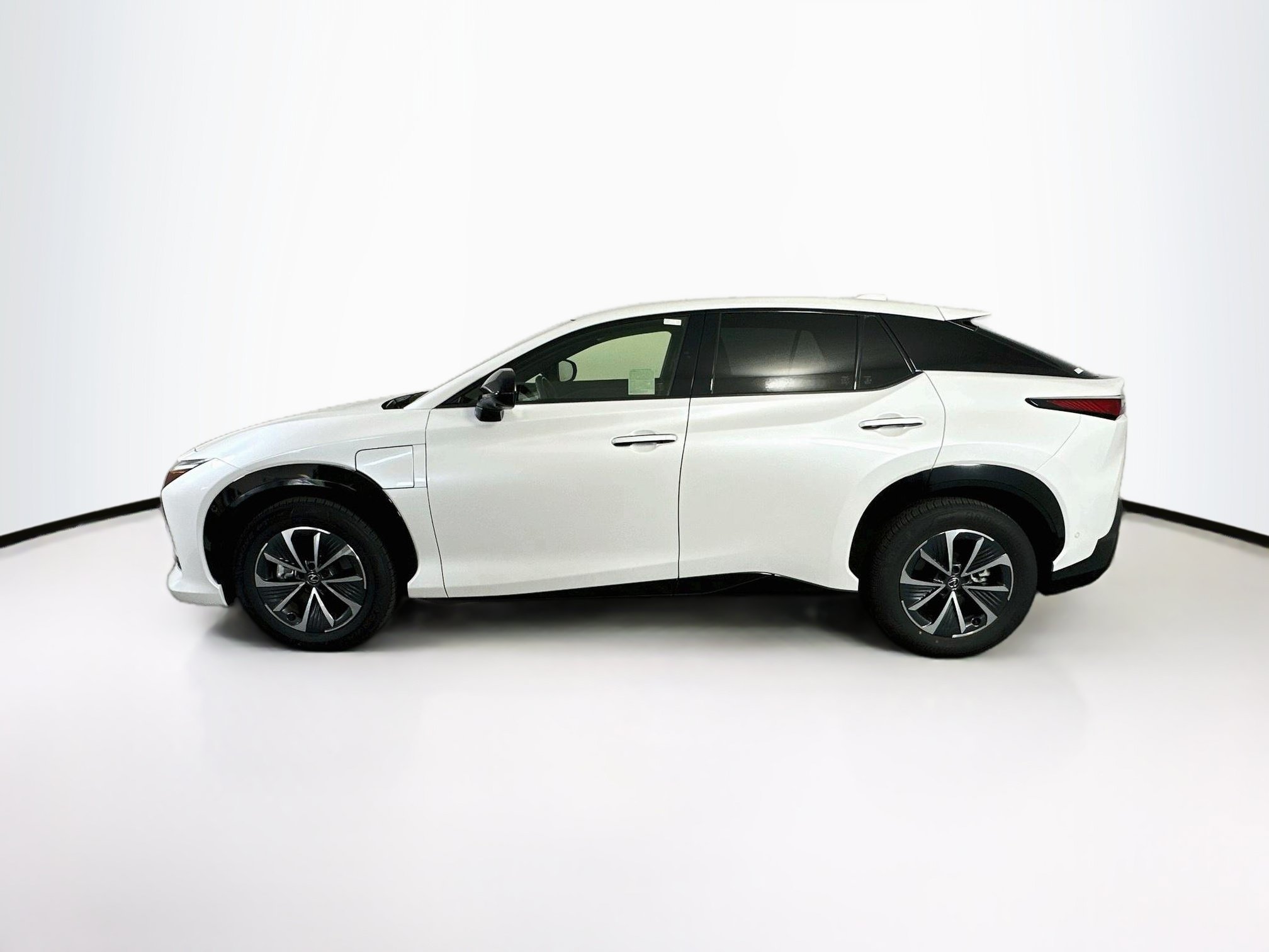 Used 2023 Lexus RZ 450e Premium w/ Technology Package AWD/4WD image 4