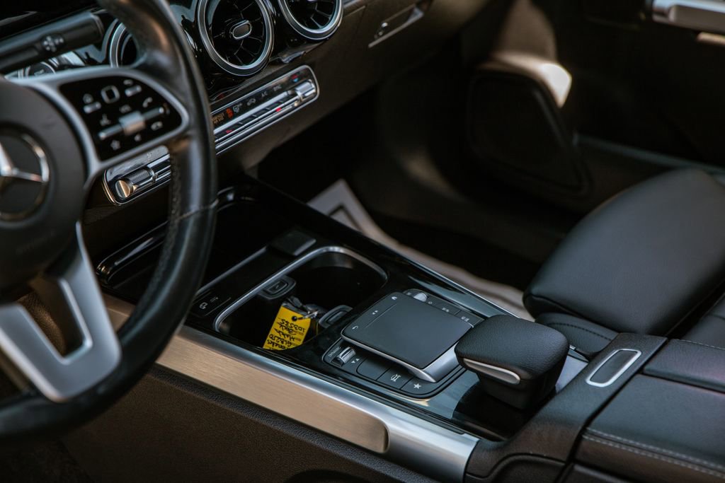 Used 2021 Mercedes-Benz GLB 250 4MATIC image 14