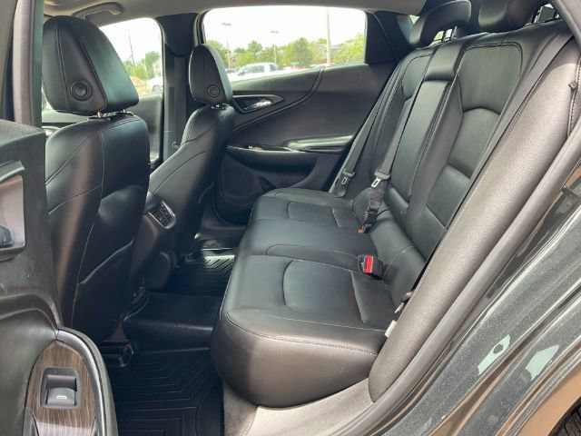 Used 2018 Chevrolet Malibu Premier w/ Premier Sun and Wheel Package FWD image 15