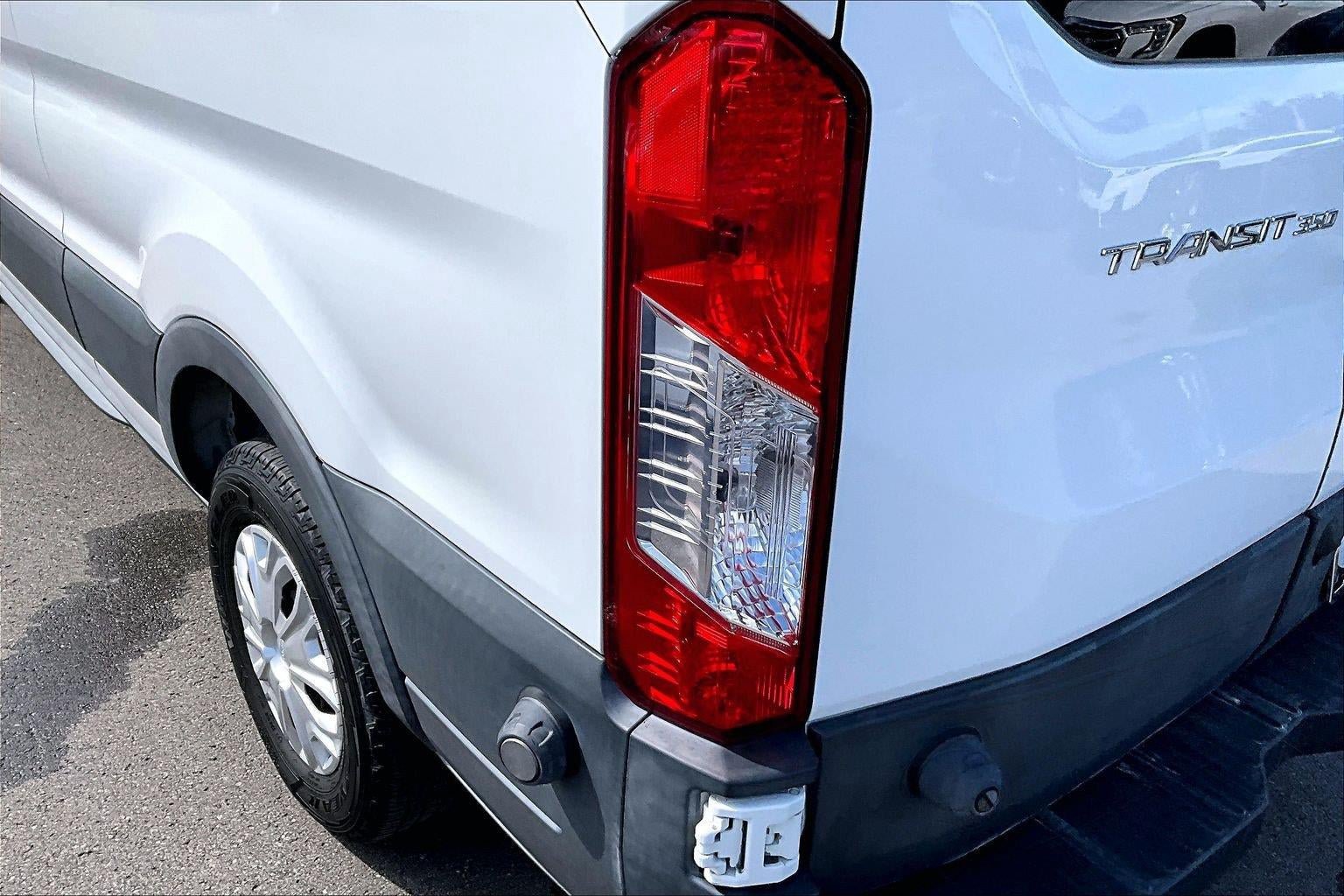Used 2016 Ford Transit 350 XLT RWD image 27