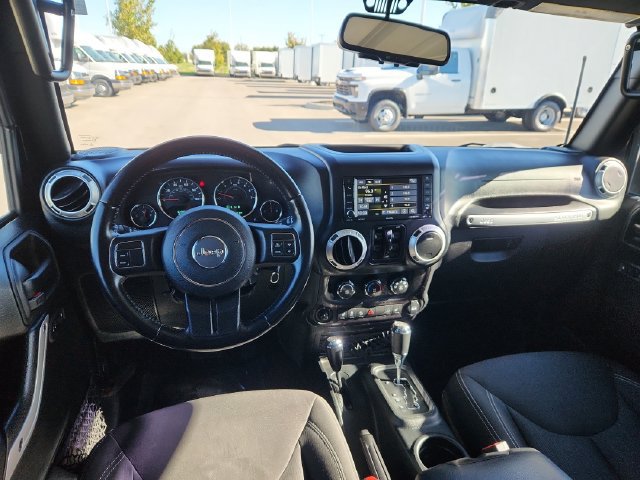 Used 2017 Jeep Wrangler Unlimited Sahara w/ Dual Top Group AWD/4WD image 34