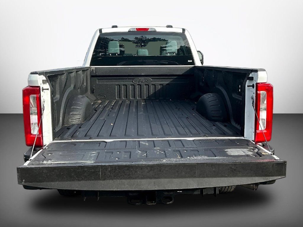 Used 2025 Ford F250 XL AWD/4WD image 9