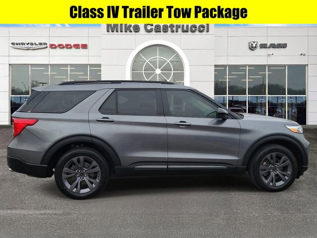 Used 2022 Ford Explorer XLT w/ Equipment Group 202A image 3