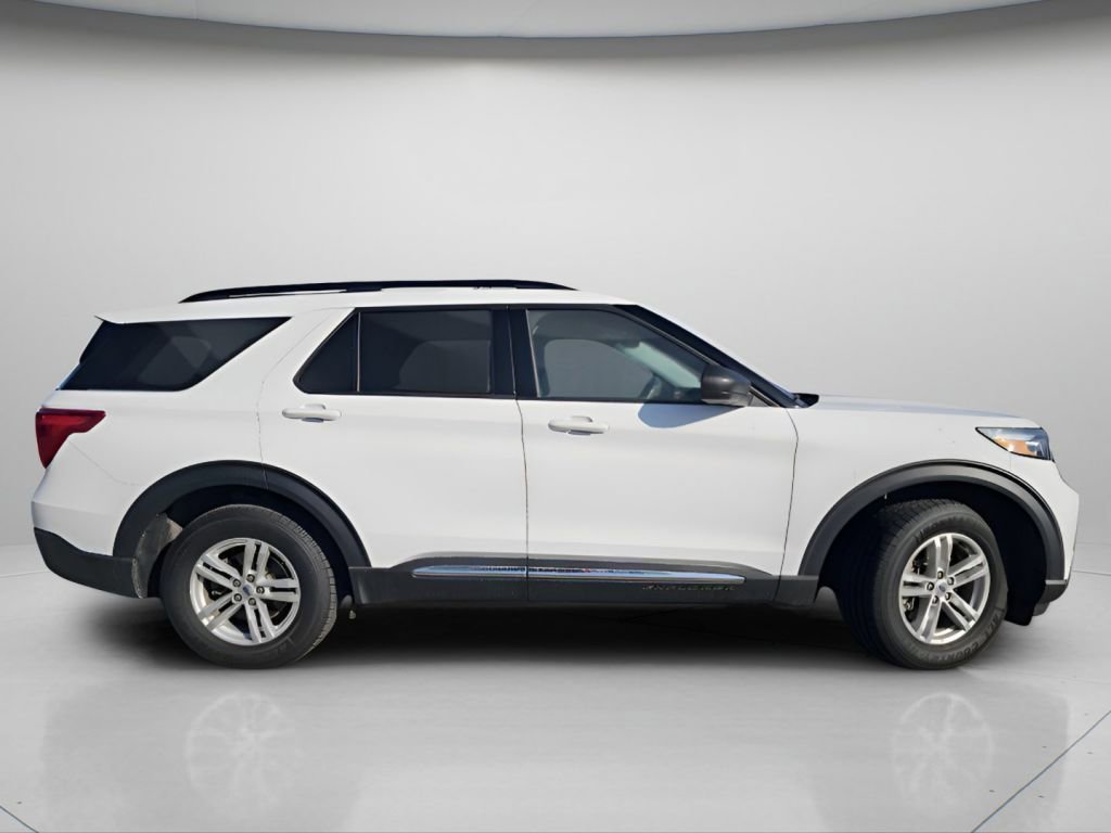 Used 2022 Ford Explorer XLT w/ Equipment Group 202A image 26