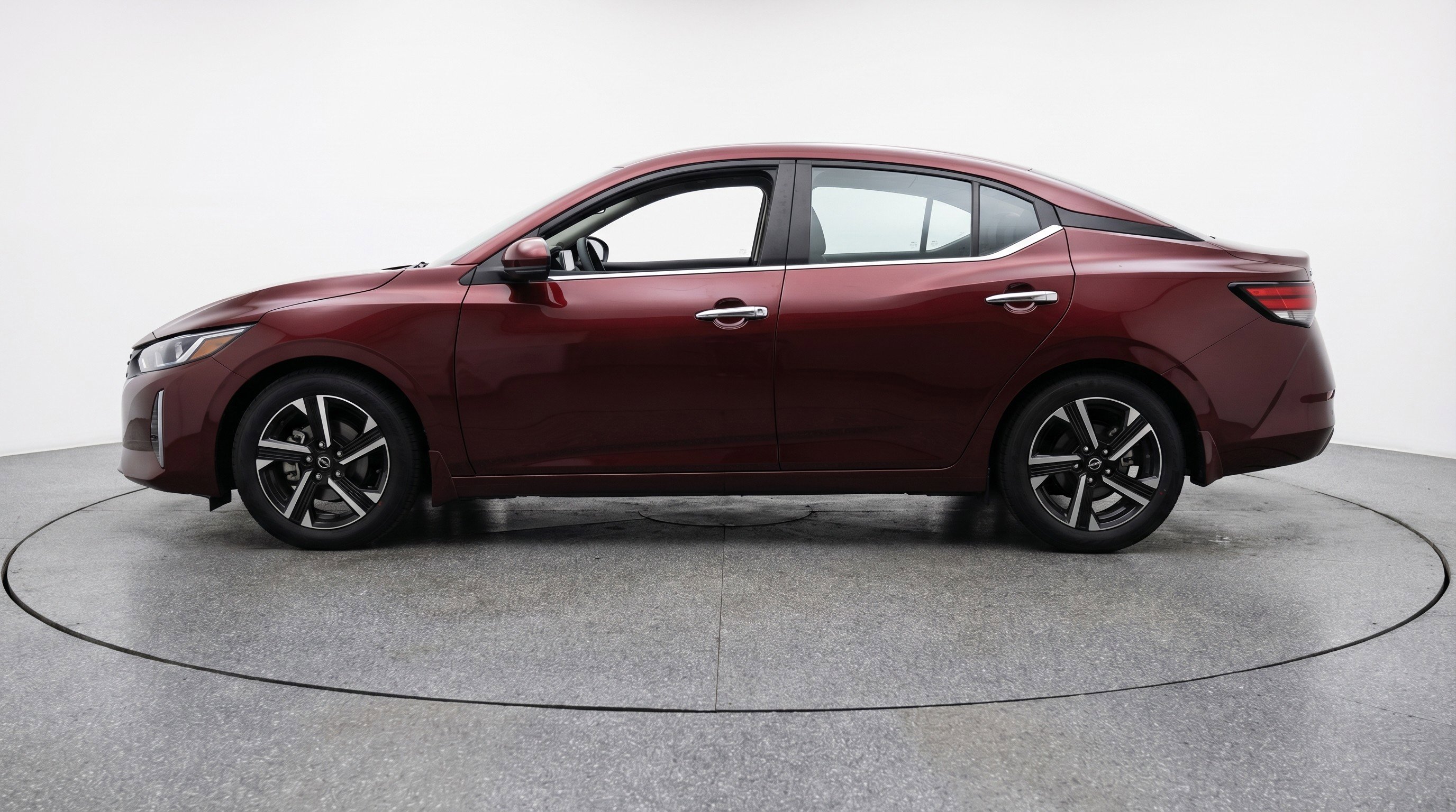 Used 2025 Nissan Sentra SV image 5