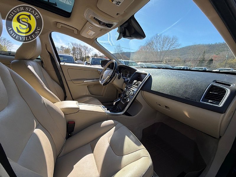 Used 2016 Volvo XC60 T5 Premier w/ Proximity Package AWD/4WD image 17