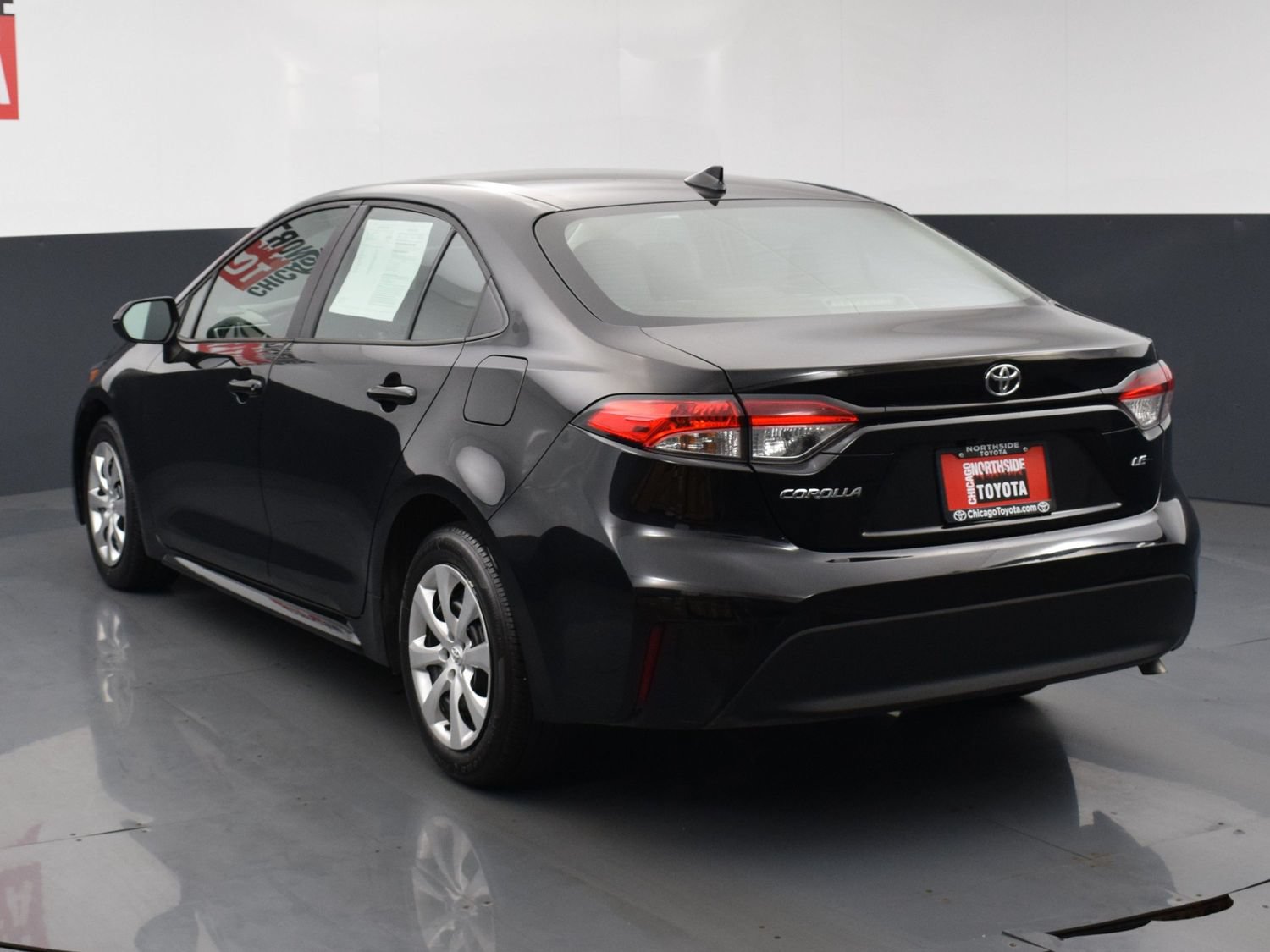 Used 2025 Toyota Corolla LE FWD image 3