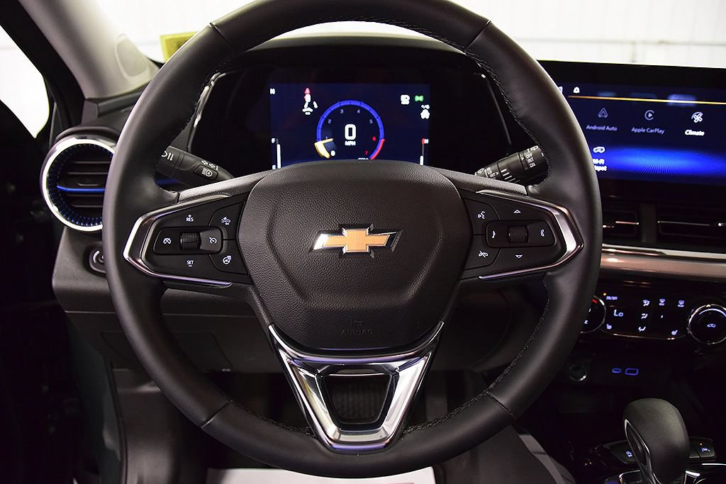 Used 2025 Chevrolet Trax LT w/ Driver Confidence Package FWD image 20