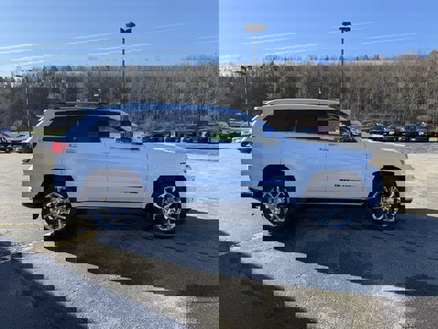 Used 2019 Jeep Grand Cherokee Summit image 8