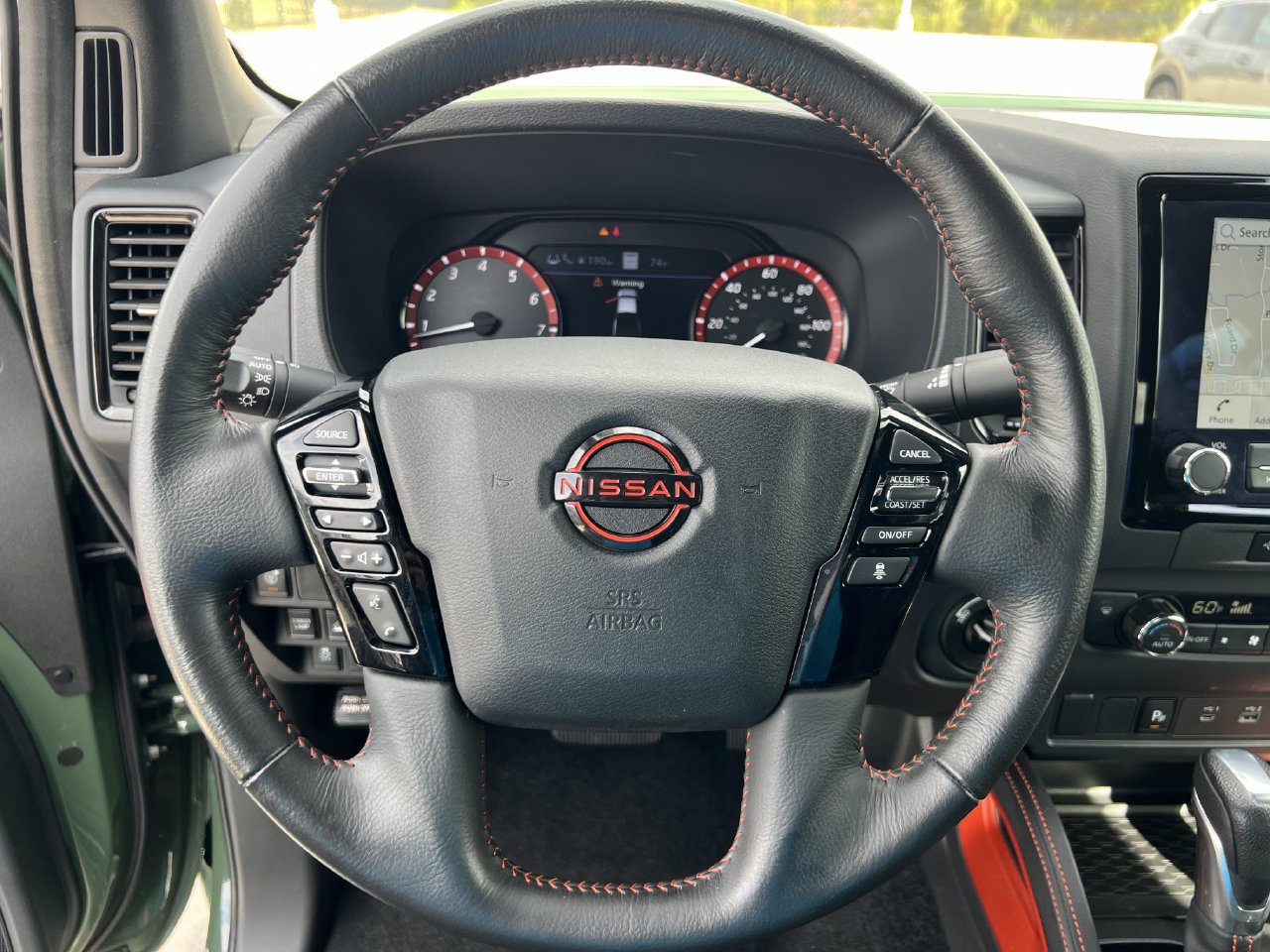 Used 2024 Nissan Frontier PRO-4X w/ Technology Package AWD/4WD image 13
