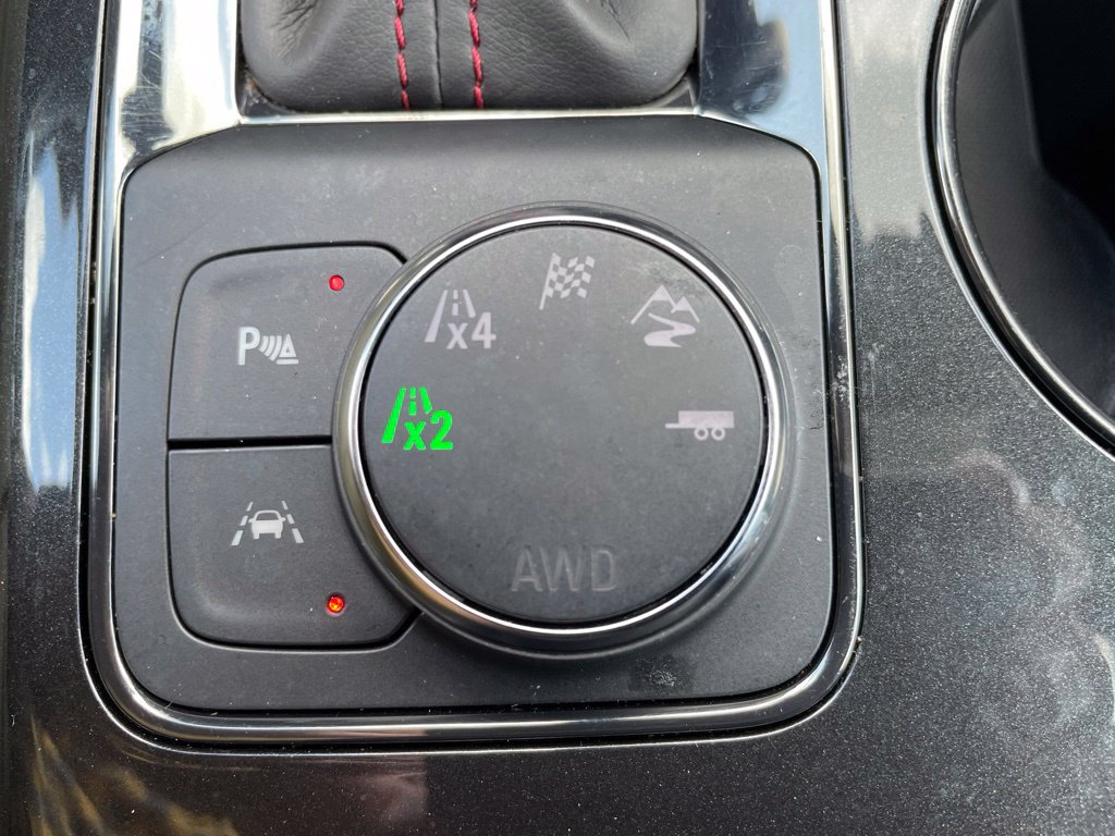 Used 2025 Chevrolet Blazer RS w/ Enhanced Convenience Package AWD/4WD image 30