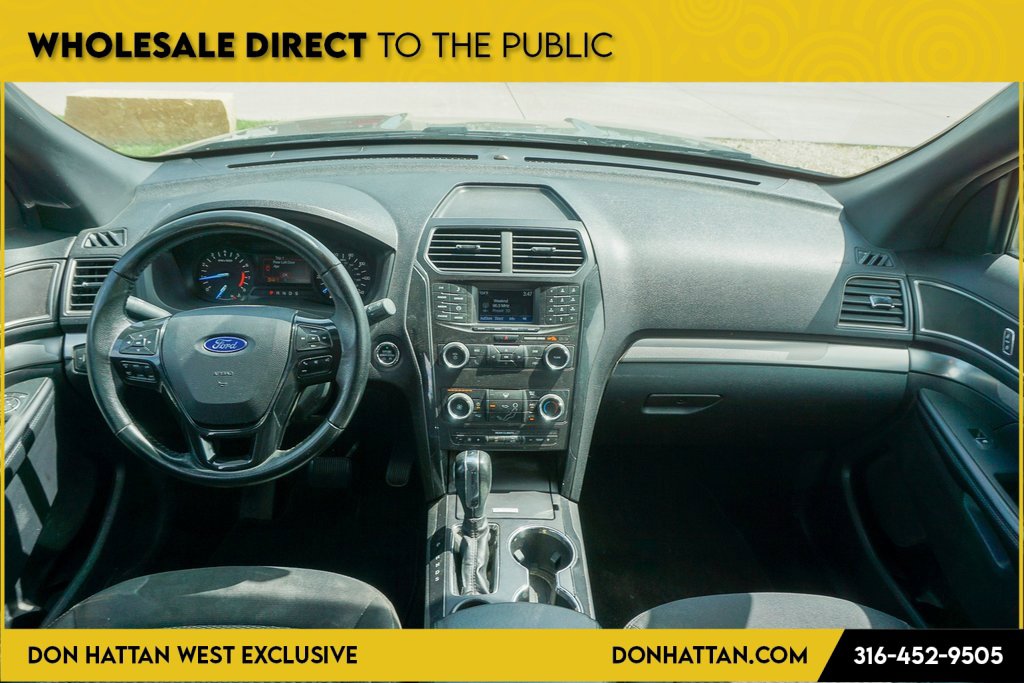 Used 2019 Ford Explorer XLT image 4