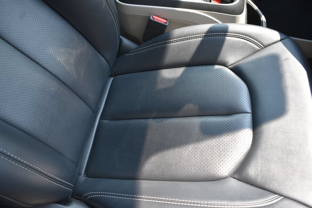 Used 2024 Chrysler Pacifica Touring-L FWD image 24