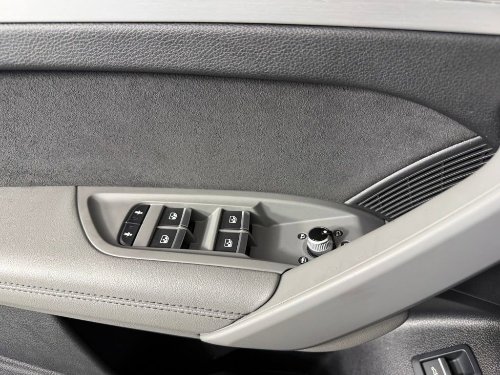 Used 2021 Audi SQ5 Prestige w/ Prestige Package image 23