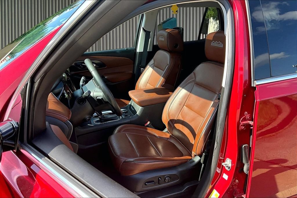 Used 2018 Chevrolet Traverse High Country w/ LPO, Floor Liner Package AWD/4WD image 26