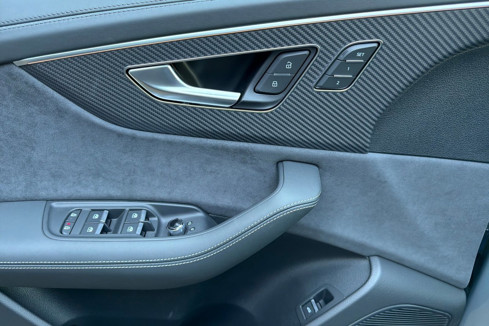 New 2026 Audi SQ8 Prestige AWD/4WD image 10