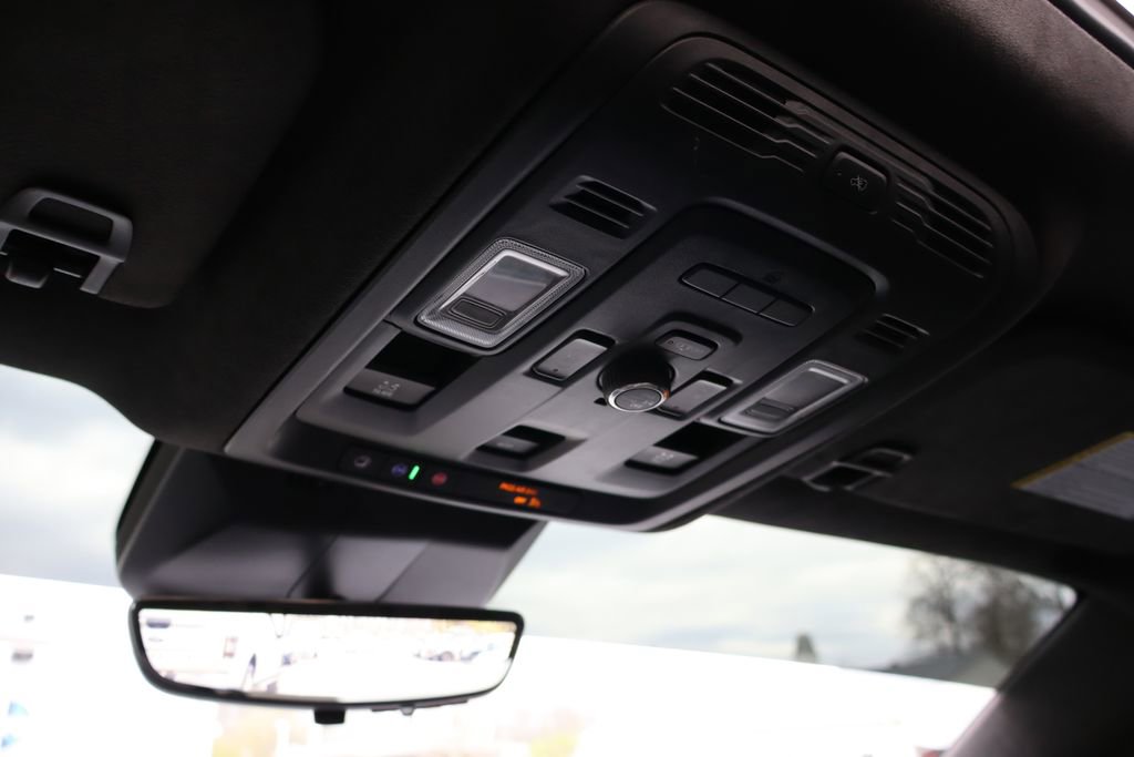 Used 2024 Cadillac Escalade ESV V w/ LPO, ONYX Package AWD/4WD image 39