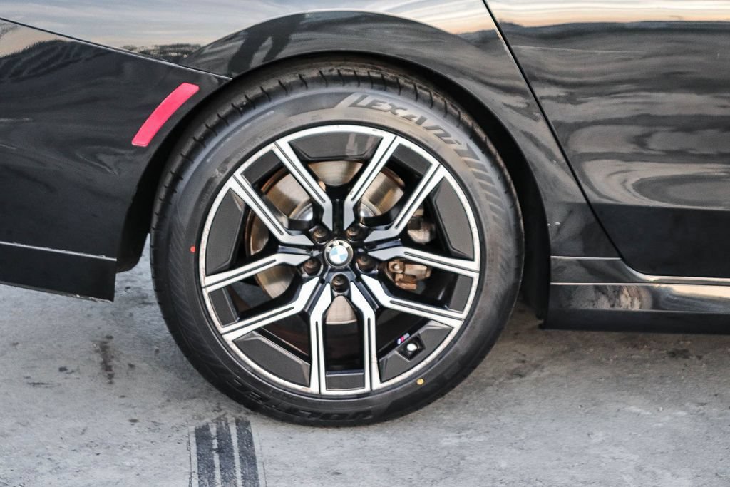 Used 2024 BMW 740i RWD image 12