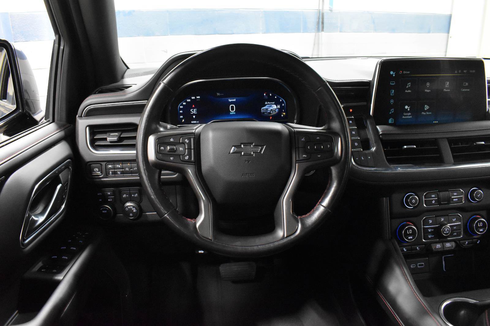 Used 2022 Chevrolet Suburban RST w/ Luxury Package AWD/4WD image 9