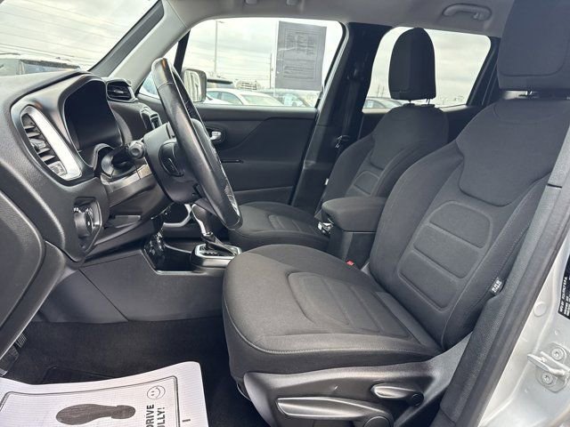 Used 2019 Jeep Renegade Latitude w/ Cold Weather Group image 9