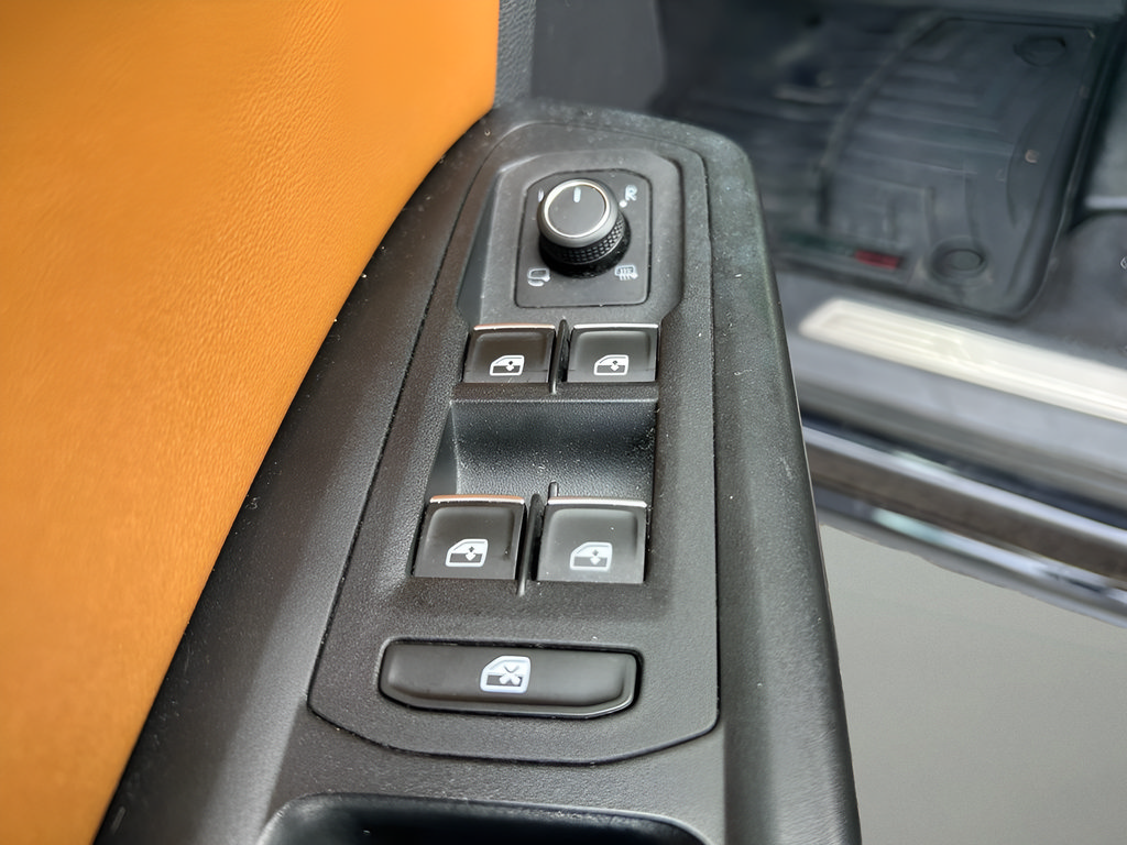 Used 2018 Volkswagen Atlas SEL Premium AWD/4WD image 18