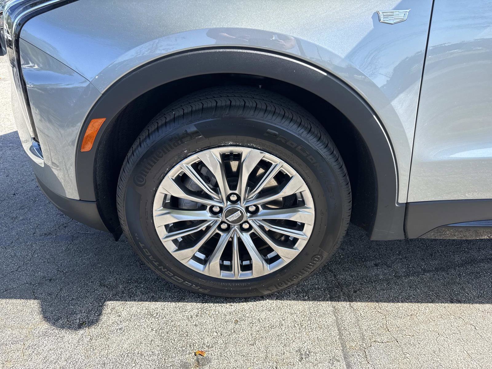 Used 2025 Cadillac XT4 Premium Luxury FWD image 10