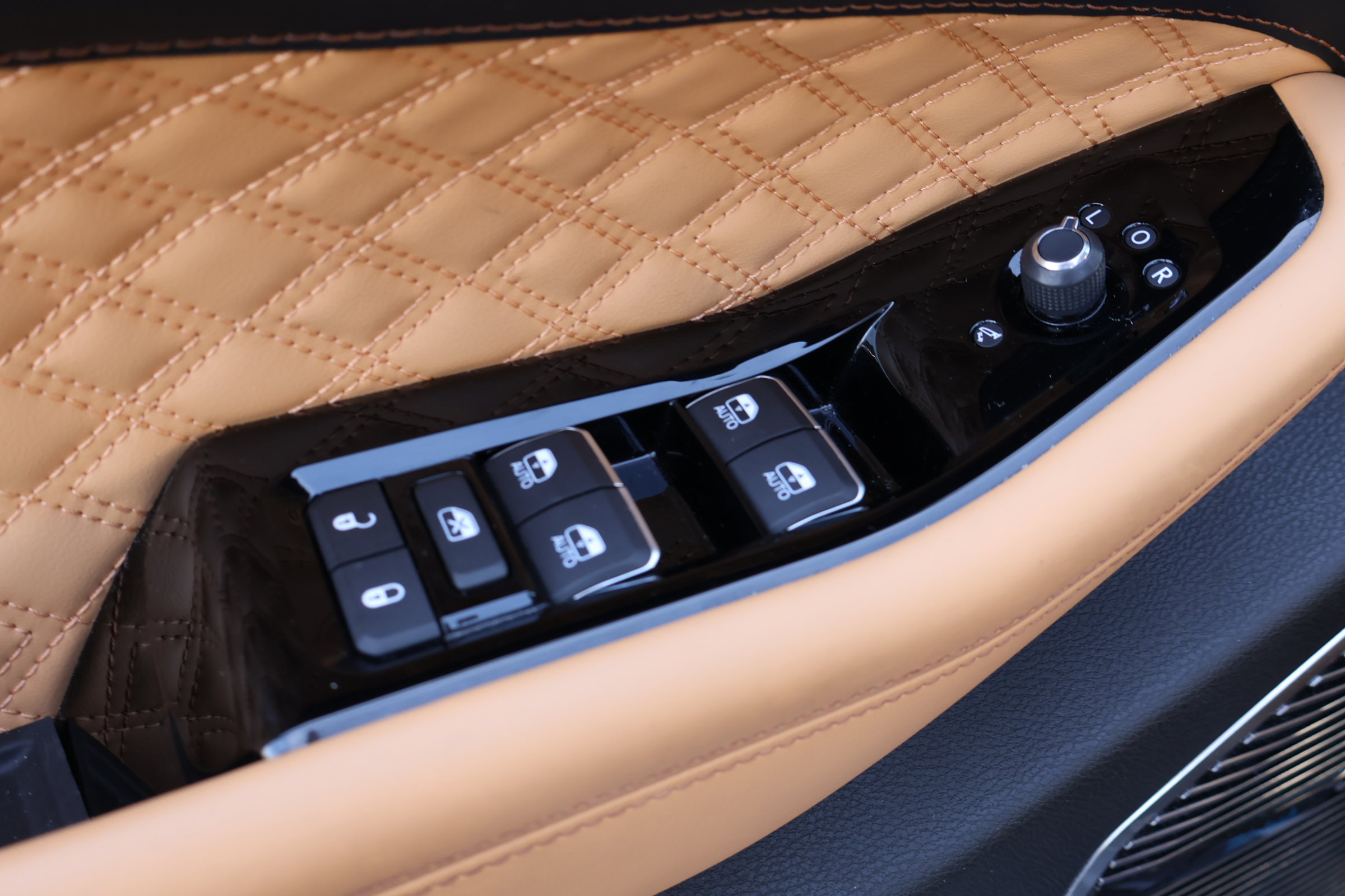 Used 2023 Jeep Grand Cherokee Summit image 13